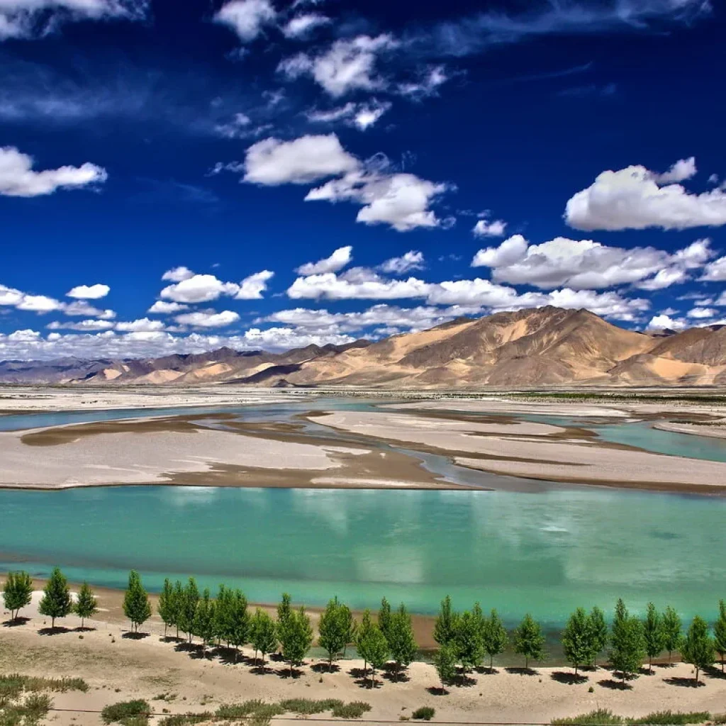 Brahmaputra_River,_Shigatse